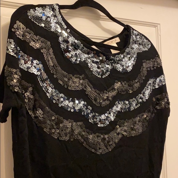 Arden B. Multi tiered sequin sweater top size xs - Picture 4 of 6
